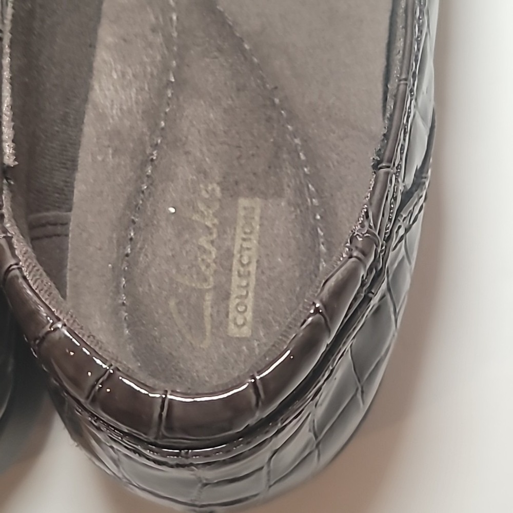 Clarks Women's Faux Alligator Slip On Loafer Shoes SZ 9M Brown - Picture 5 of 7
